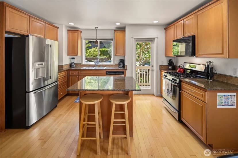 Property photo for 226 B 26th Avenue E, Seattle photo 9