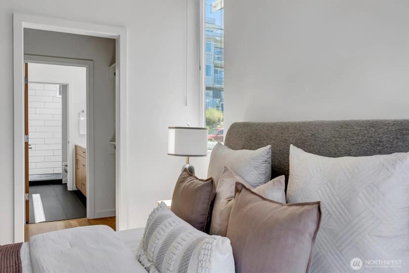 Property photo for 2359 Yale Avenue E #a, Seattle photo 9