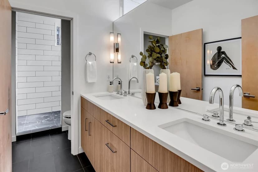 Property photo for 2359 Yale Avenue E #a, Seattle photo 10