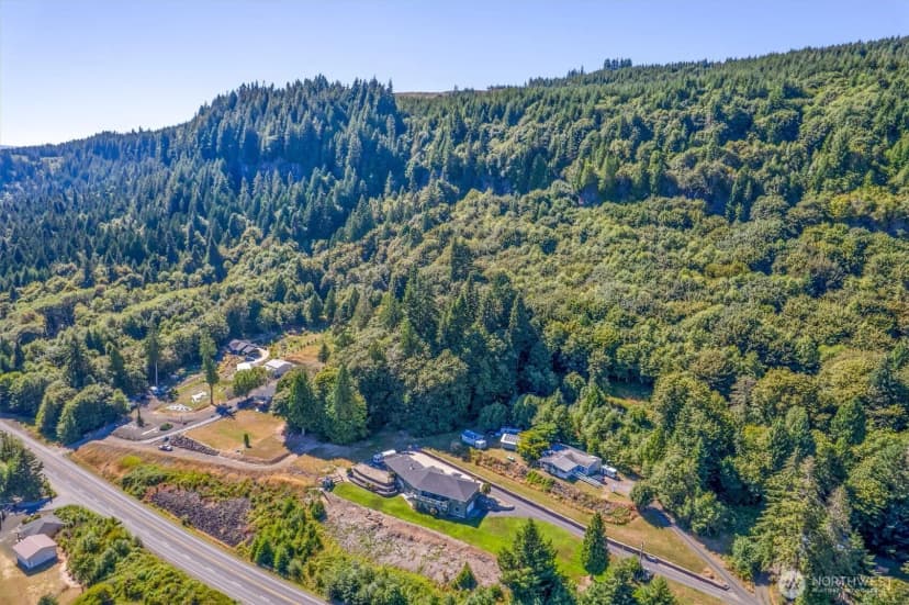 Property photo for 1669 E Sr 4 Avenue, Cathlamet photo 3