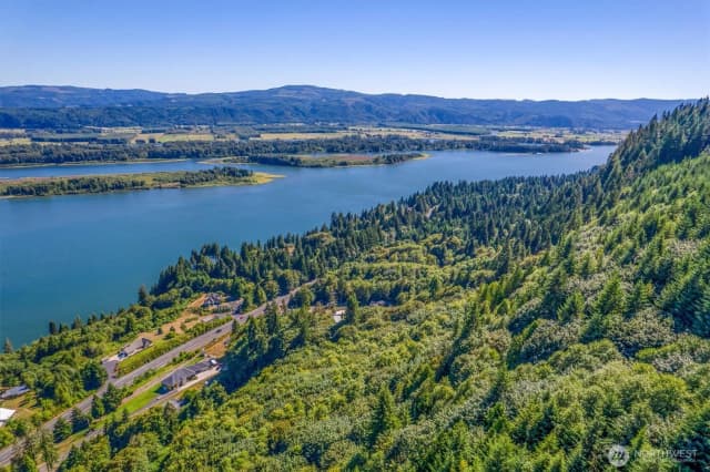 Property photo for 1669 E Sr 4 Avenue, Cathlamet photo 5