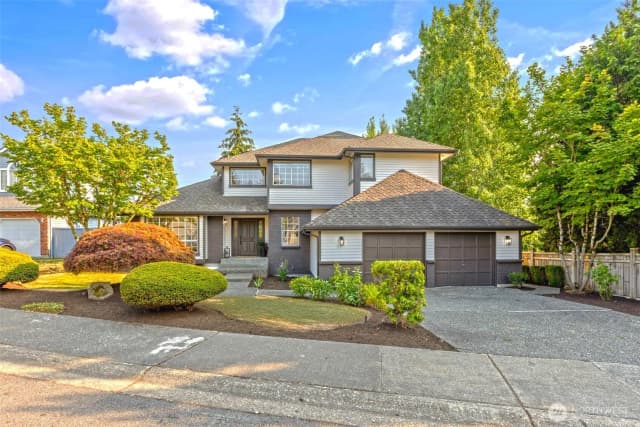 Property photo for 11715 Se 61st Place, Bellevue, WA 98006