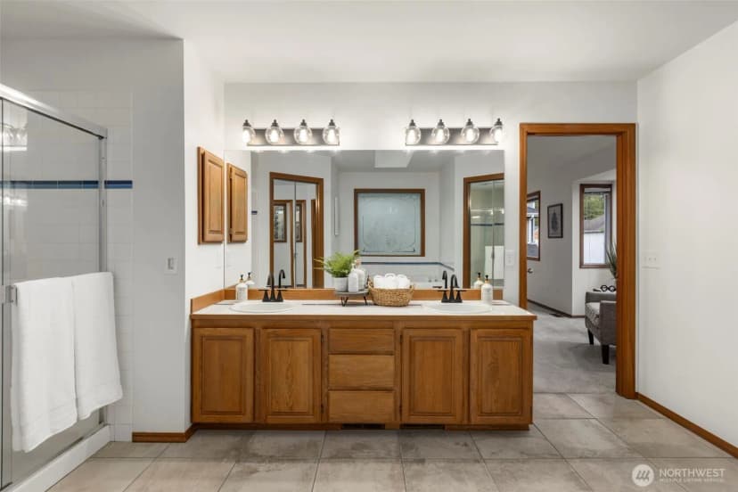 Property photo for 11715 Se 61st Place, Bellevue photo 27