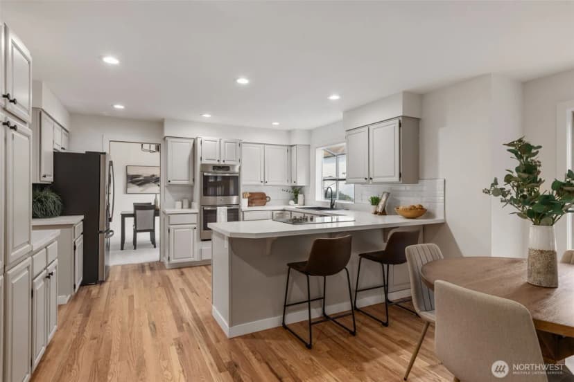Property photo for 11715 Se 61st Place, Bellevue photo 15