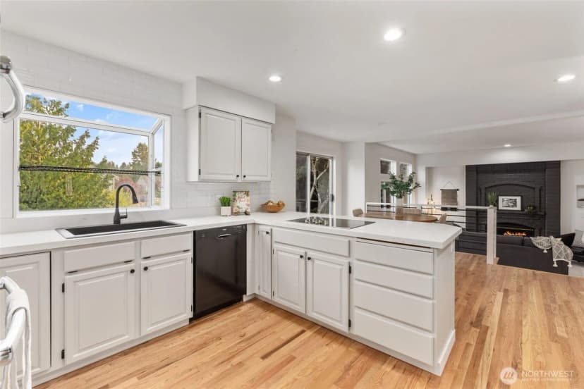 Property photo for 11715 Se 61st Place, Bellevue photo 13