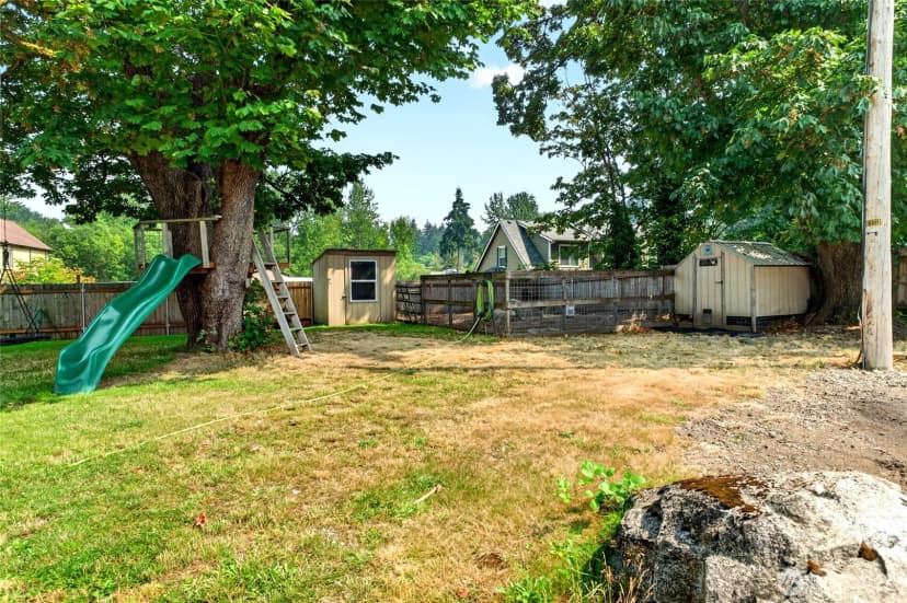 Property photo for 10516 36th Street E, Edgewood photo 11