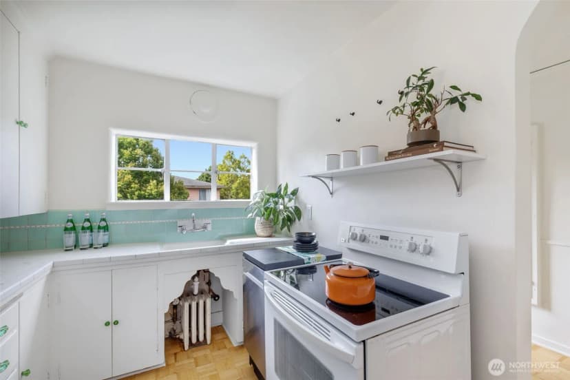 Property photo for 4204 11th Avenue Ne #17, Seattle photo 21