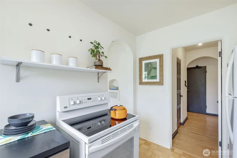 Property photo for 4204 11th Avenue Ne #17, Seattle photo 22