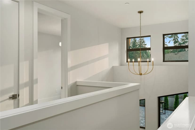 Property photo for 12315 Ne 70th Lane #2, Kirkland photo 16