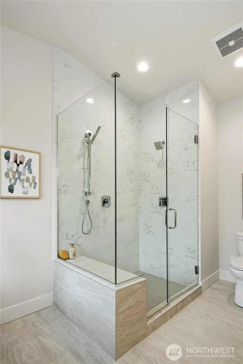 Property photo for 12315 Ne 70th Lane #2, Kirkland photo 23