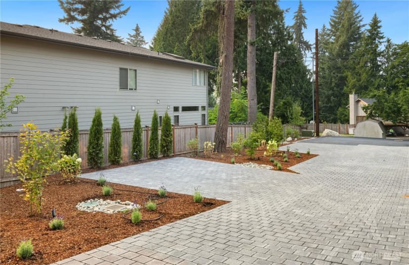 Property photo for 12315 Ne 70th Lane #2, Kirkland photo 28