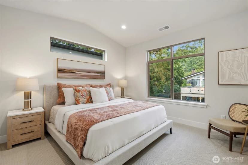 Property photo for 12315 Ne 70th Lane #2, Kirkland photo 17