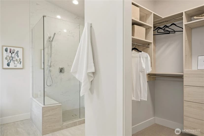 Property photo for 12315 Ne 70th Lane #2, Kirkland photo 21