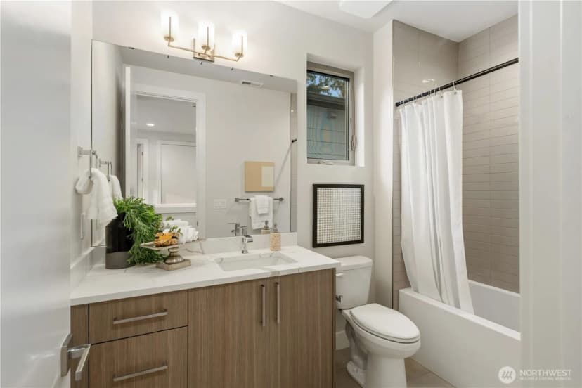Property photo for 12315 Ne 70th Lane #2, Kirkland photo 25