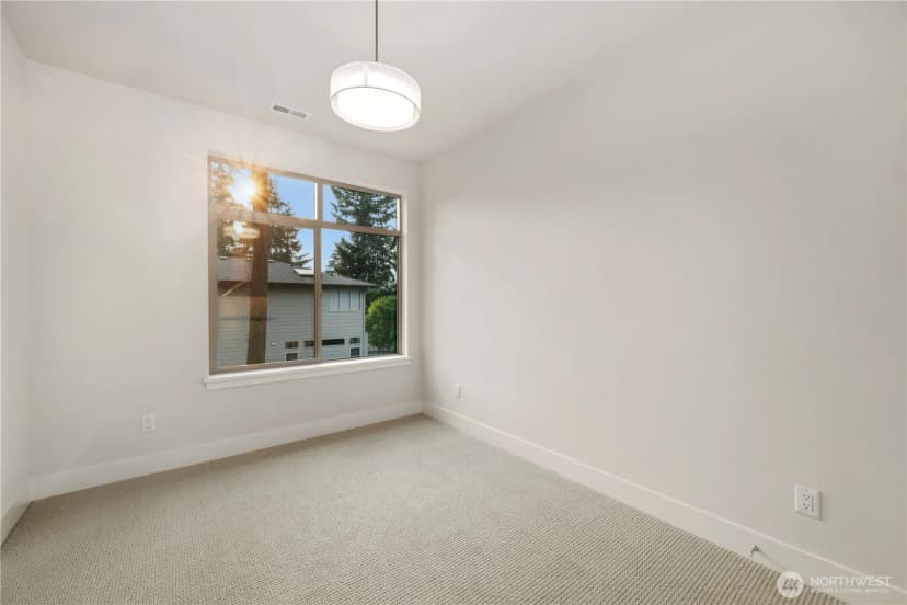 Property photo for 12315 Ne 70th Lane #2, Kirkland photo 24