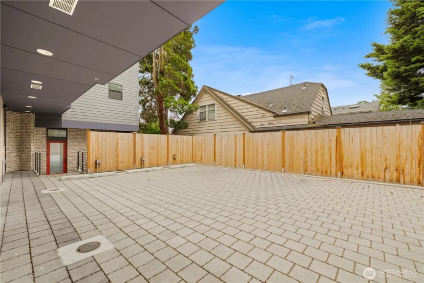 Property photo for 7005 9th Avenue Ne, Seattle photo 28