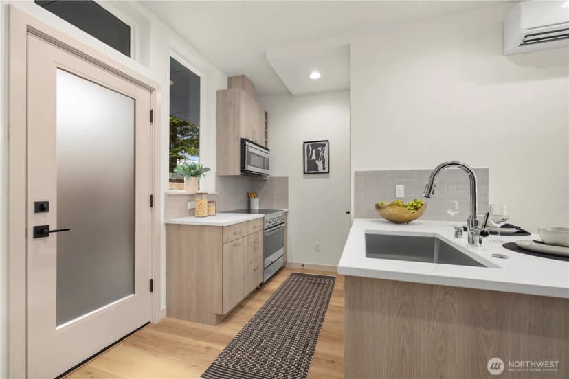 Property photo for 7005 9th Avenue Ne, Seattle photo 10