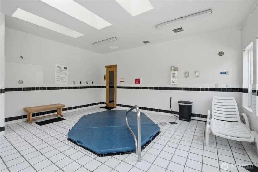 Property photo for 12611 109th Ct Ne #j202, Kirkland photo 29