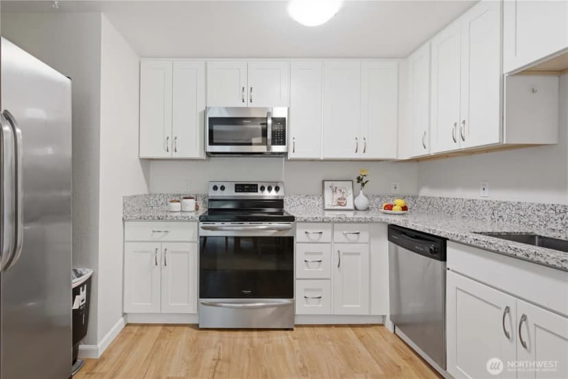 Property photo for 12611 109th Ct Ne #j202, Kirkland photo 9