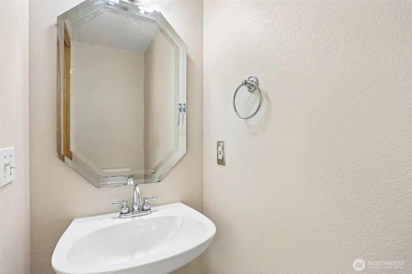 Property photo for 16133 Lakeview Avenue Se, Monroe photo 13