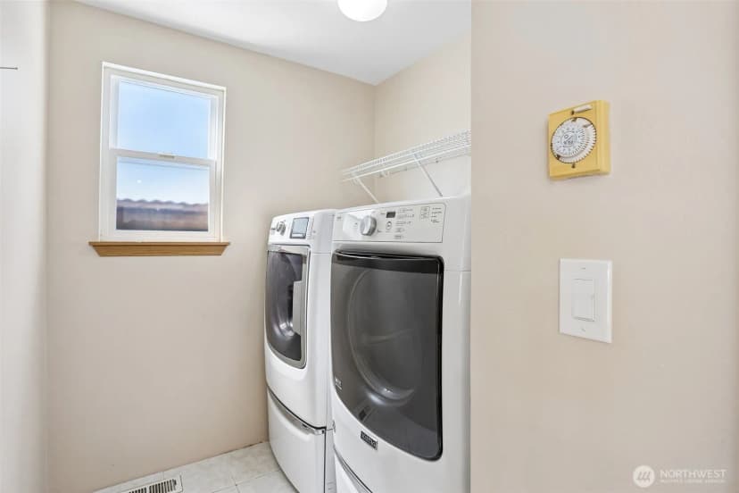 Property photo for 16133 Lakeview Avenue Se, Monroe photo 12