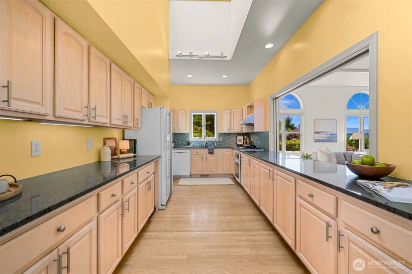 Property photo for 4355 Gooding Avenue, Bellingham photo 5