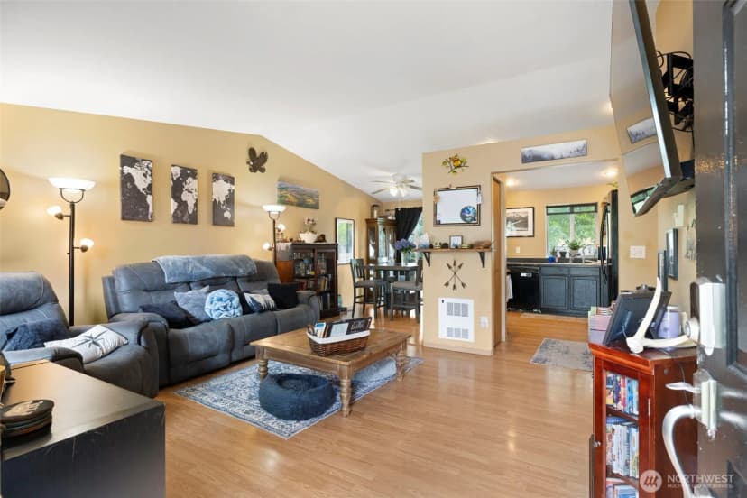 Property photo for 408 Amberwood Circle, Sultan photo 9