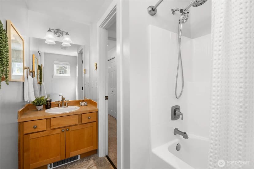Property photo for 1827 Parade Grounds Avenue Ne, Bainbridge Island photo 17