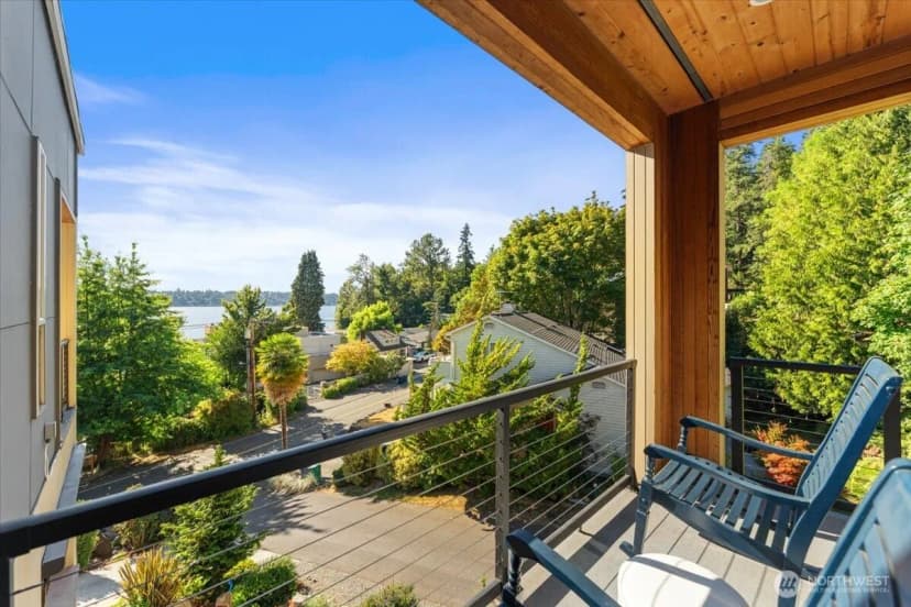 Property photo for 11822 Holmes Point Drive Ne, Kirkland photo 29