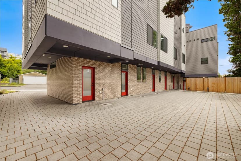 Property photo for 7009 9th Avenue Ne, Seattle photo 23