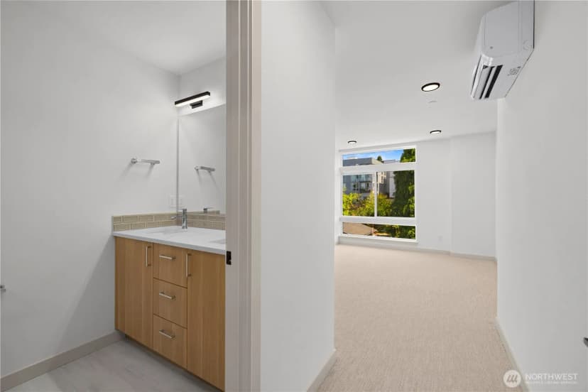 Property photo for 7009 9th Avenue Ne, Seattle photo 10