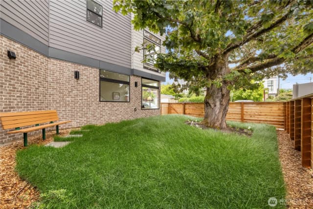 Property photo for 7009 9th Avenue Ne, Seattle photo 3