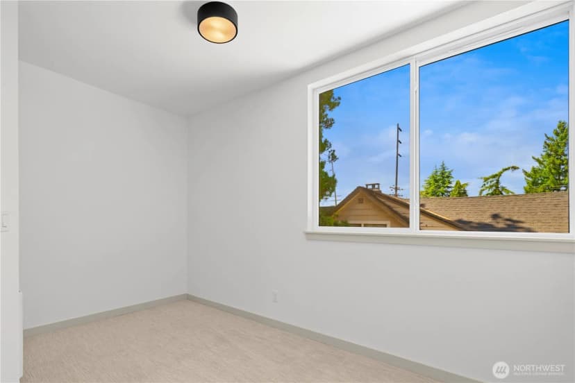 Property photo for 7009 9th Avenue Ne, Seattle photo 13