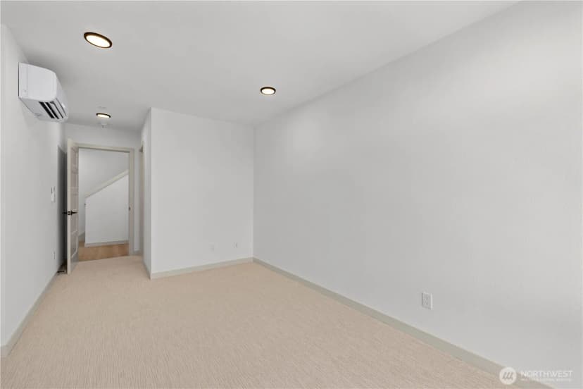 Property photo for 7009 9th Avenue Ne, Seattle photo 9