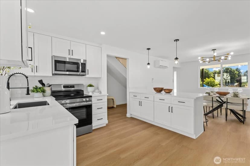Property photo for 11235 Ne 146th St, Kirkland photo 13