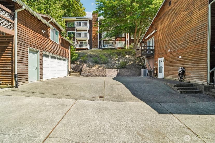 Property photo for 28400 16th Avenue S, Federal Way photo 40