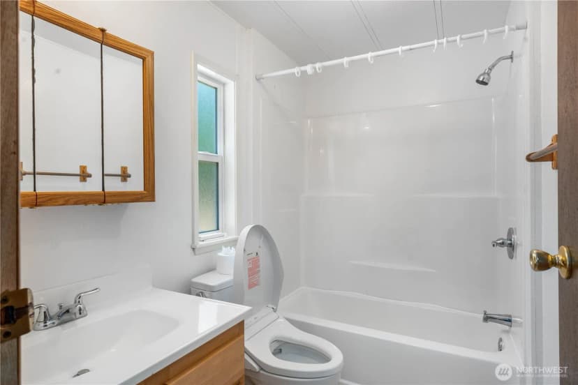 Property photo for 10110 Olalla Valley Road Se, Olalla photo 17