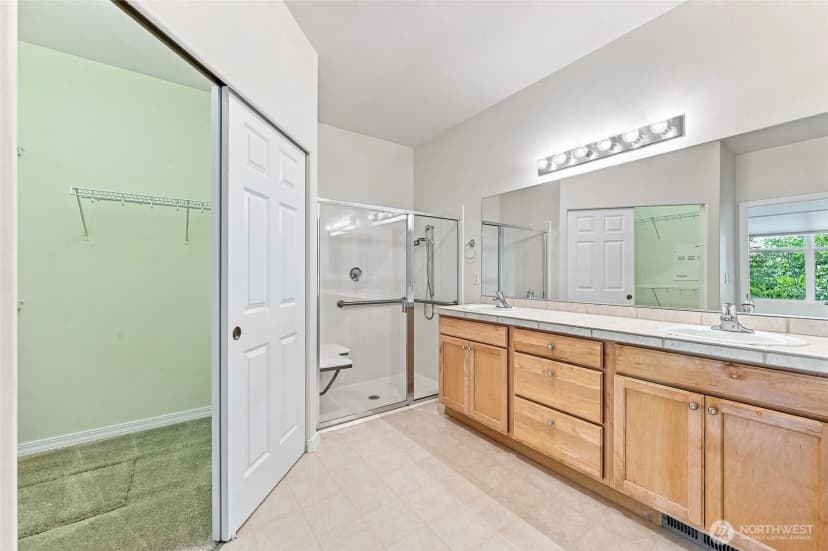 Property photo for 23918 Ne Adair Road, Redmond photo 12