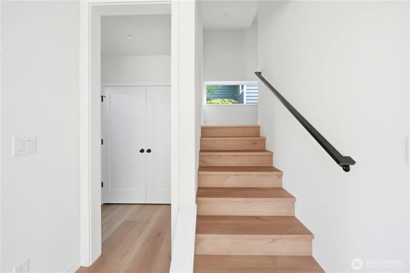 Property photo for 5301 49th Avenue Sw, Seattle photo 16