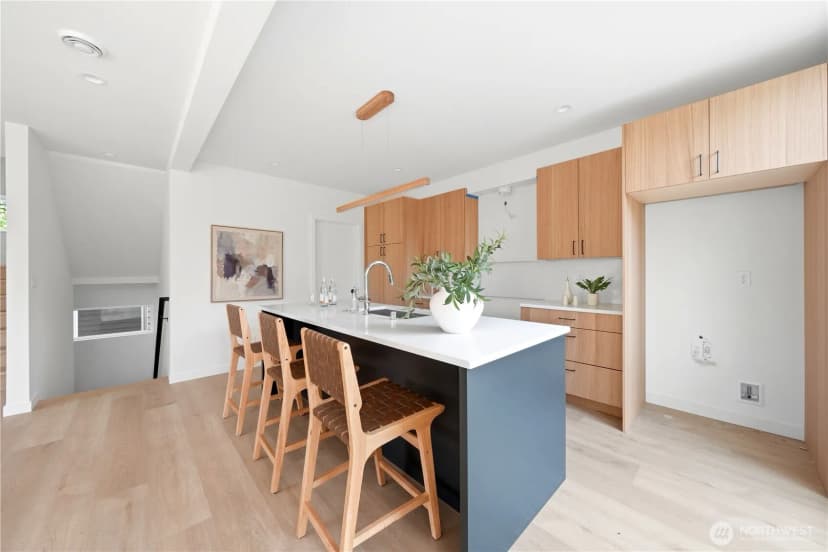 Property photo for 5301 49th Avenue Sw, Seattle photo 12