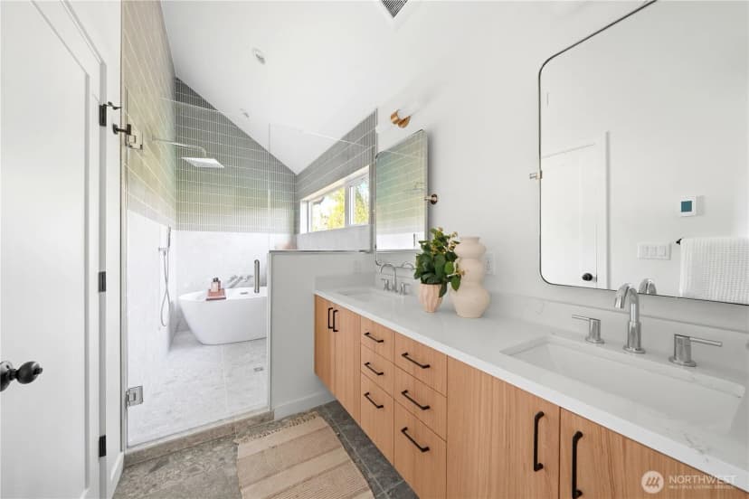 Property photo for 5301 49th Avenue Sw, Seattle photo 19