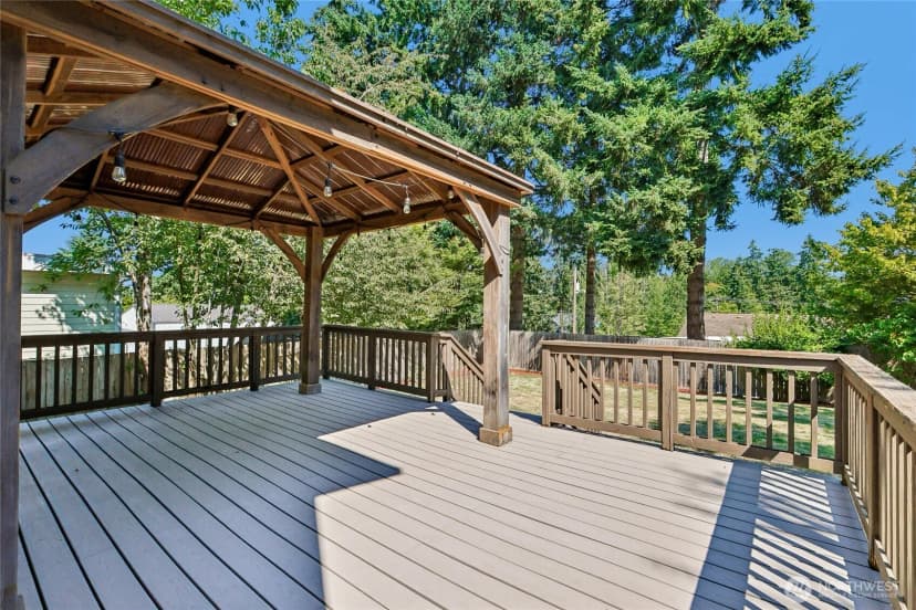 Property photo for 15816 84th Avenue Ne, Kenmore photo 32