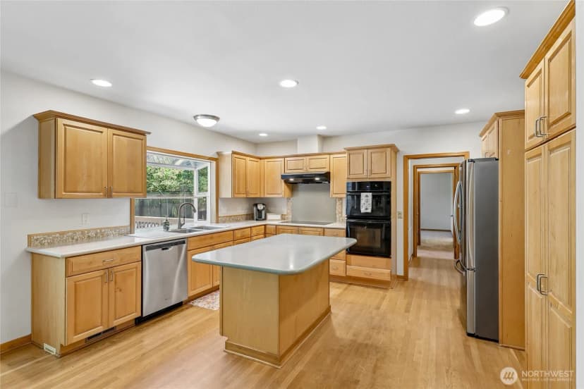 Property photo for 15816 84th Avenue Ne, Kenmore photo 6
