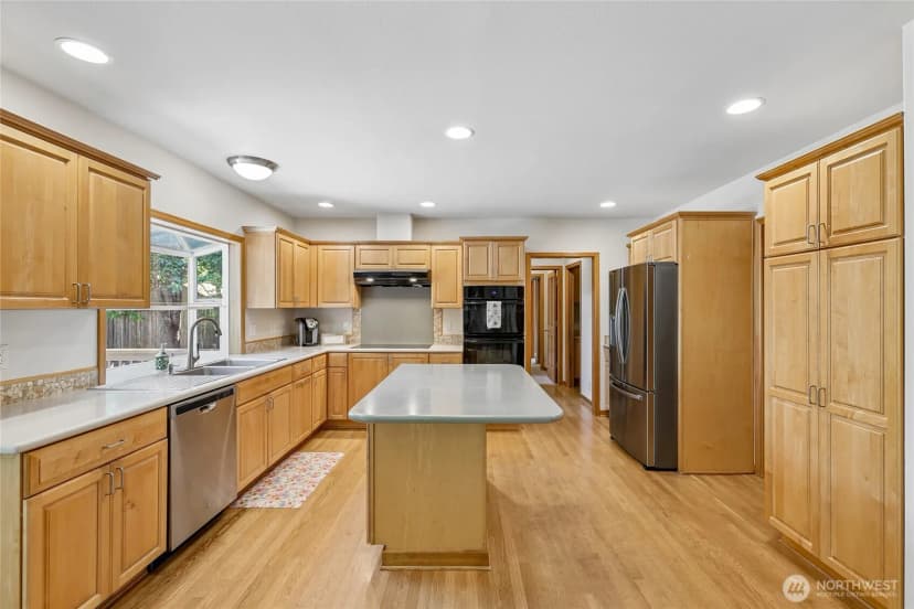 Property photo for 15816 84th Avenue Ne, Kenmore photo 8