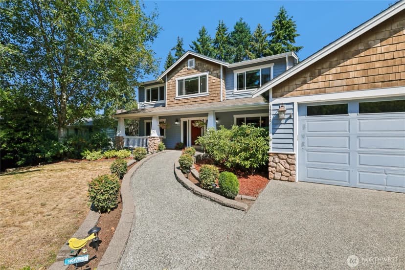 Property photo for 15816 84th Avenue Ne, Kenmore photo 2