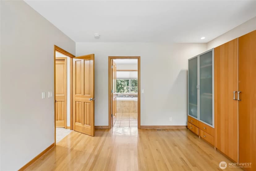 Property photo for 15816 84th Avenue Ne, Kenmore photo 25
