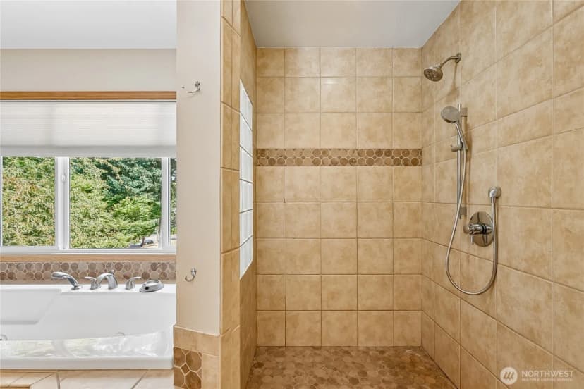 Property photo for 15816 84th Avenue Ne, Kenmore photo 23