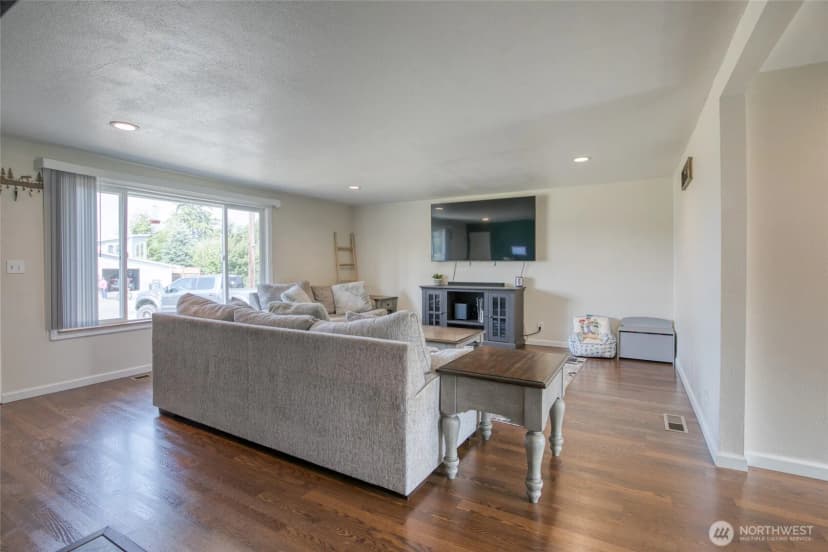 Property photo for 118 Alder Drive, Cosmopolis photo 19