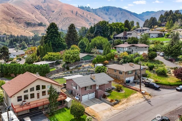 Property photo for 2315 Lester Street, Wenatchee photo 2