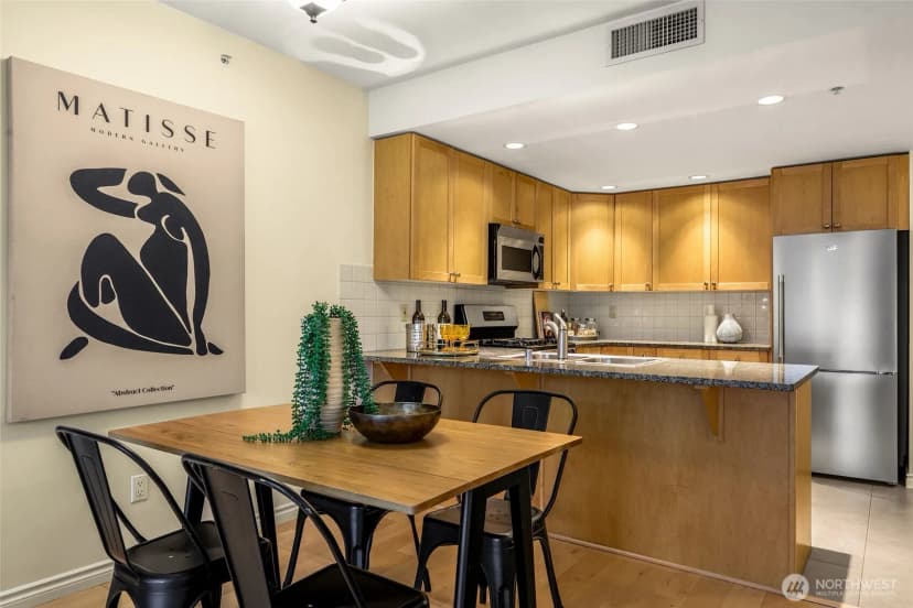 Property photo for 1420 Terry Avenue #304, Seattle photo 7